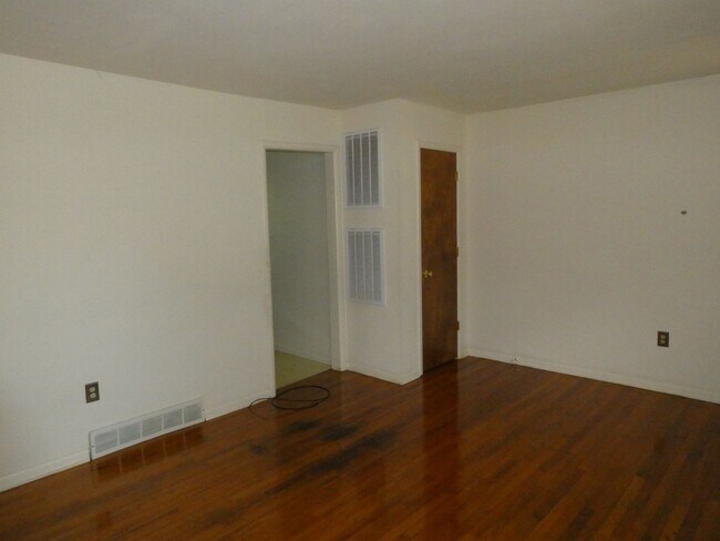 Foto del edificio - 2600 Braemore Rd