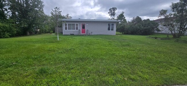 Building Photo - Adorable 3 Bedroom Home