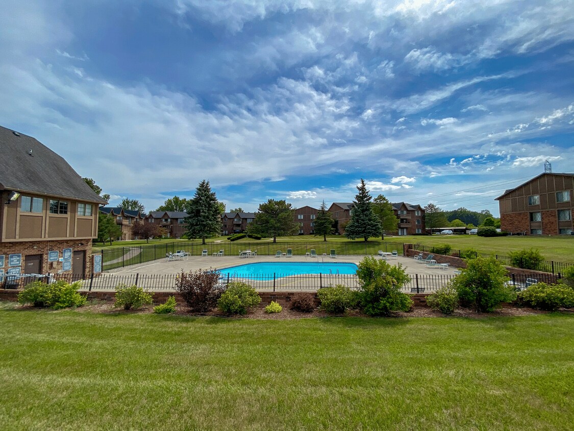 Stonehenge Gates Apartments Flint, MI