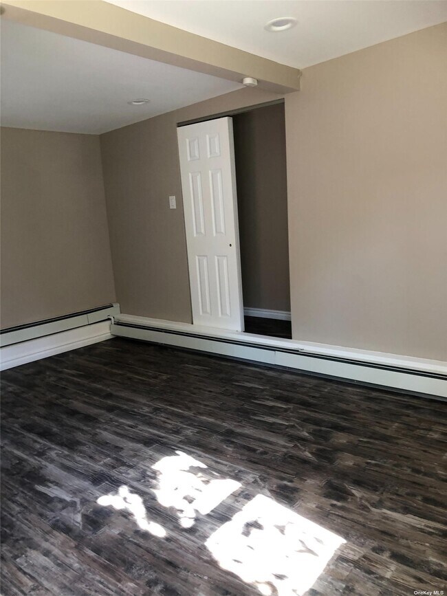 107 Berkshire Dr, Farmingville, NY 11738 House Rental in Farmingville