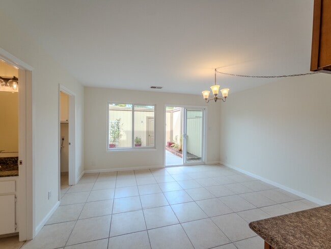Building Photo - 3216 Phoenix Ln