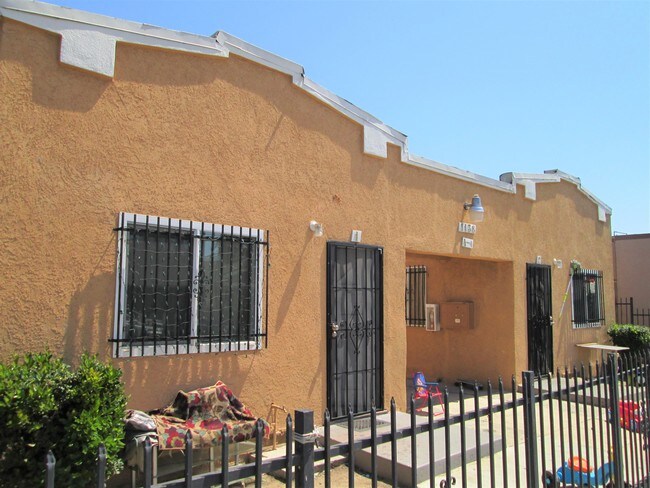 Building Photo - 1138 Gardenia Ave