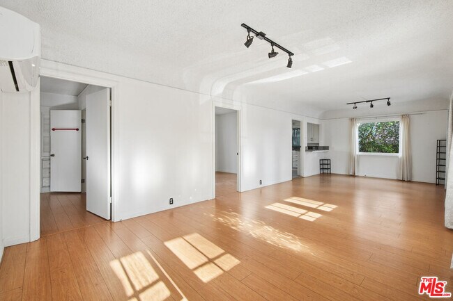 Building Photo - 1238 N Gardner St