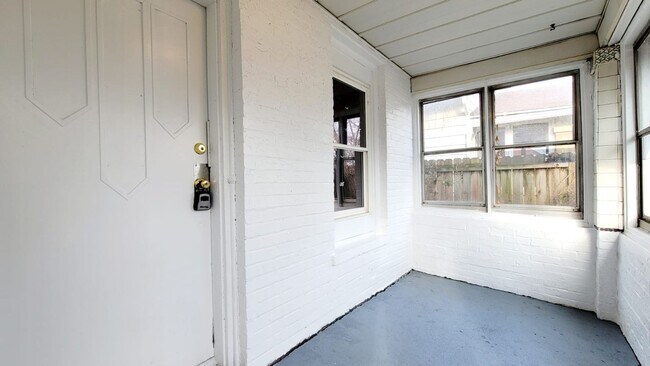 Building Photo - 1819 S Taylor St