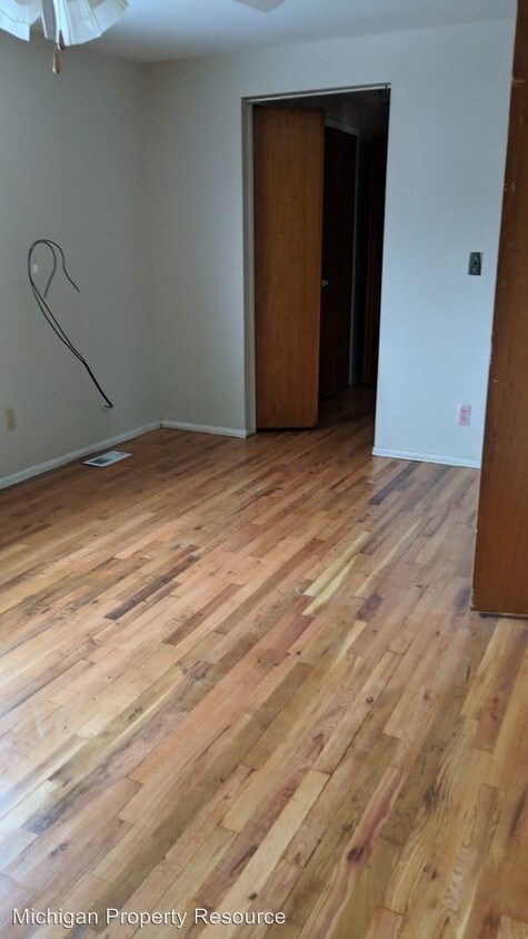Building Photo - 3 br, 1.5 bath House - 12711 Memorial