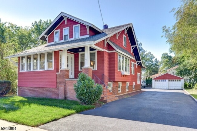 Building Photo - 46 Grove St