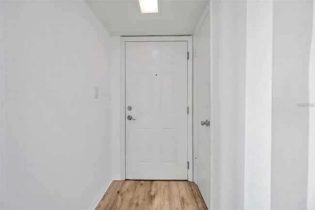 Building Photo - 108 Pompano Dr SE
