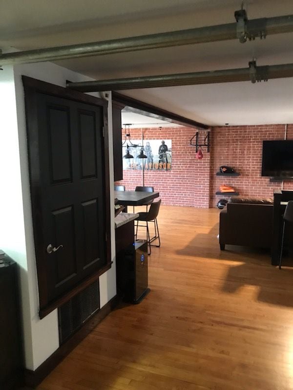 Foto del edificio - 115 E Tyler St