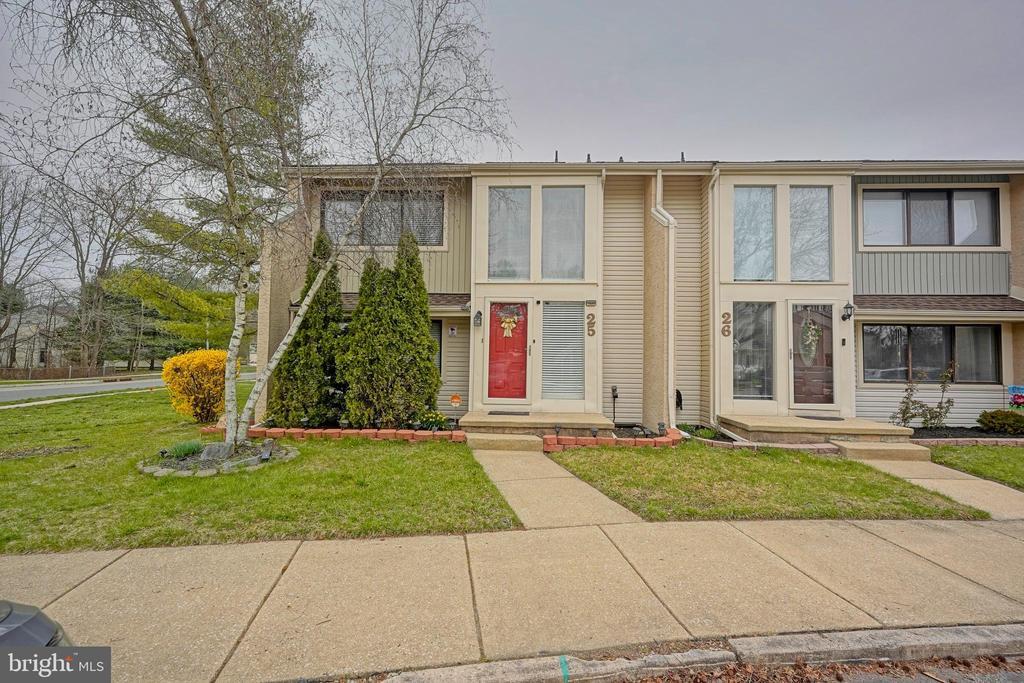 Primary Photo - 25 Viburnum Ln