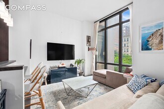 Building Photo - 101 W 24th St