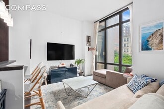 Building Photo - 101 W 24th St