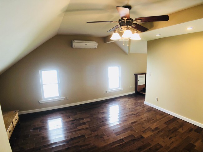 Foto del edificio - 58 E Court St