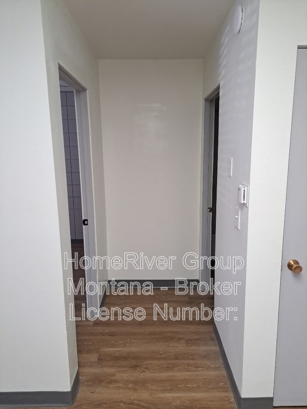Foto del edificio - 707 SW Higgins Ave