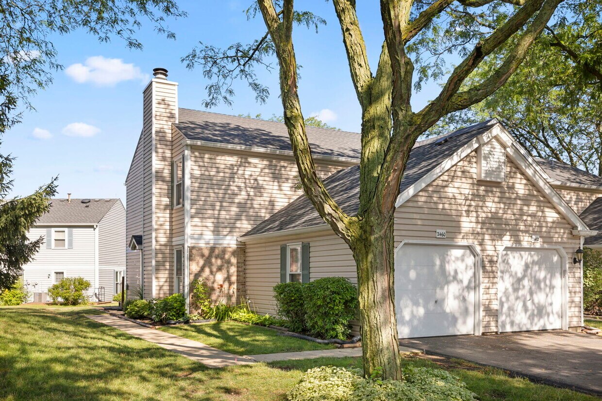 Primary Photo - 2460 Devonshire Ct