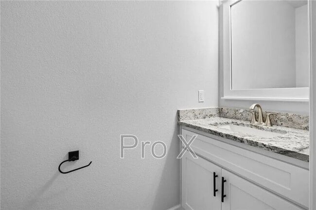 Building Photo - 1804 Charles St