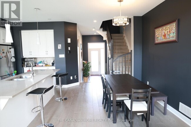Building Photo - 468 Trident Mews