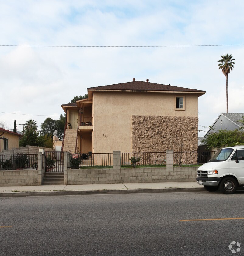 Building Photo - 505 S Lake St