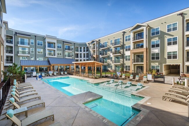 Building Photo - The Cardinal Apartments