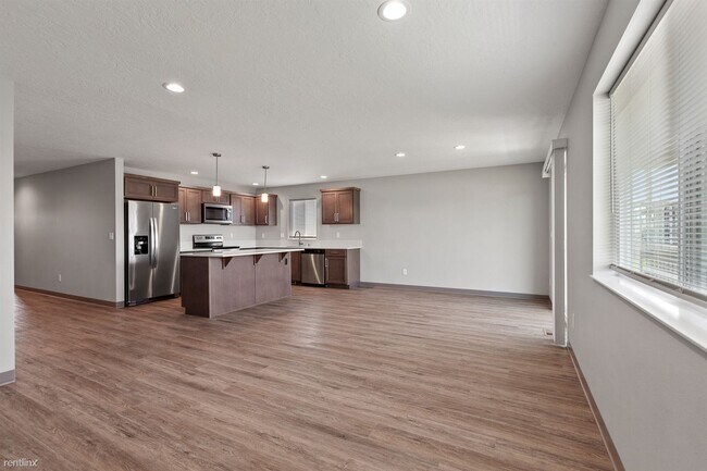 Building Photo - 3 br, 2 bath Duplex - 1211 North Coach Drive
