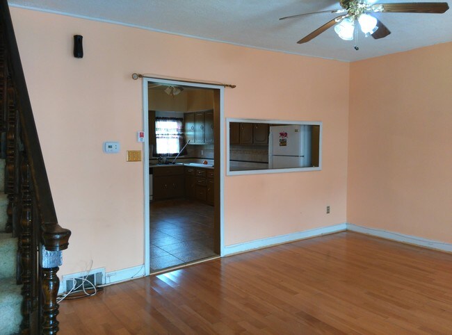 Building Photo - 31 La Grange St