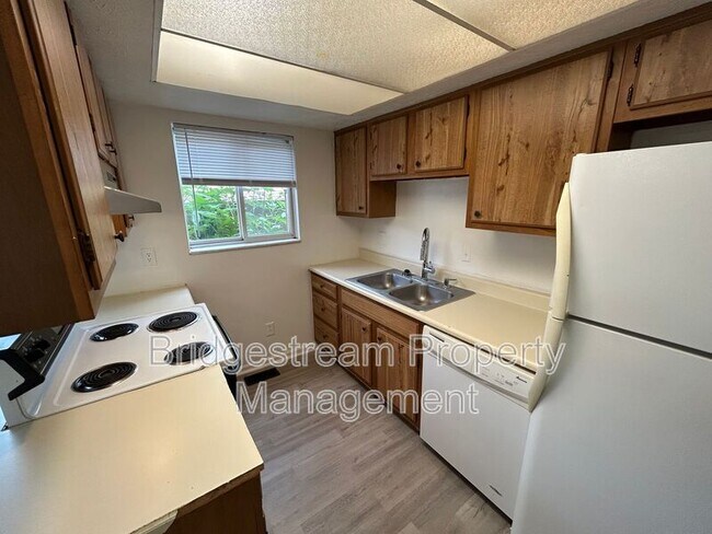 Building Photo - 971 Taylorsview Dr
