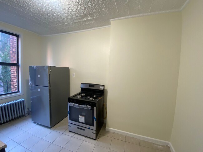 Foto del edificio - 17 E 204th St