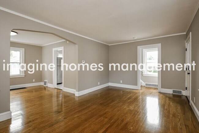 Foto del edificio - Adorable 3-bedroom Home in North Olmsted