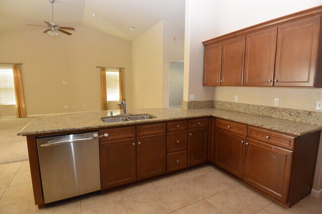 Foto del edificio - 4311 W Buena Vista Ave