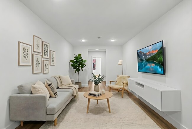 Building Photo - 929 Willow Ave