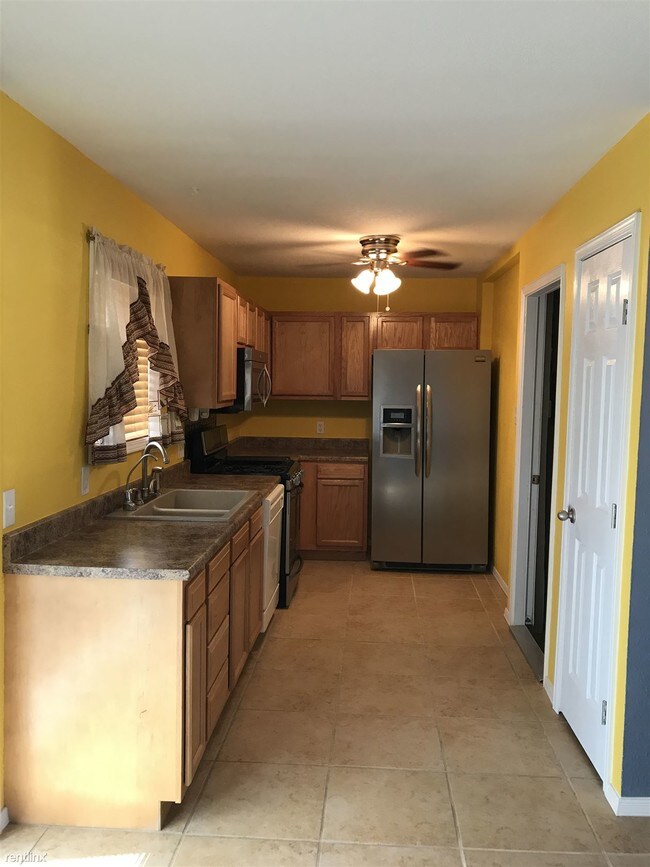Building Photo - 202 Plainview Dr