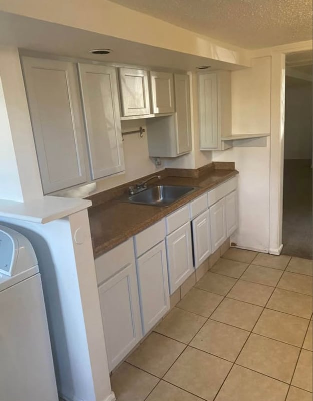 Building Photo - 1570 Newton St