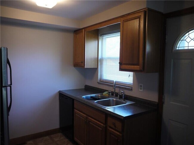 Building Photo - 610 Thorn St