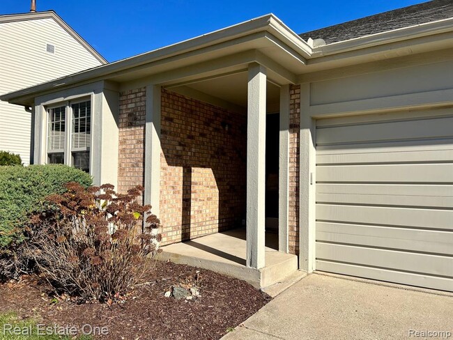 Building Photo - 1629 Glenbrooke Ct