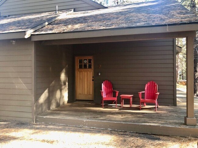 Building Photo - Sunriver Retreat - 2 Cedar Lane - FALL SPE...