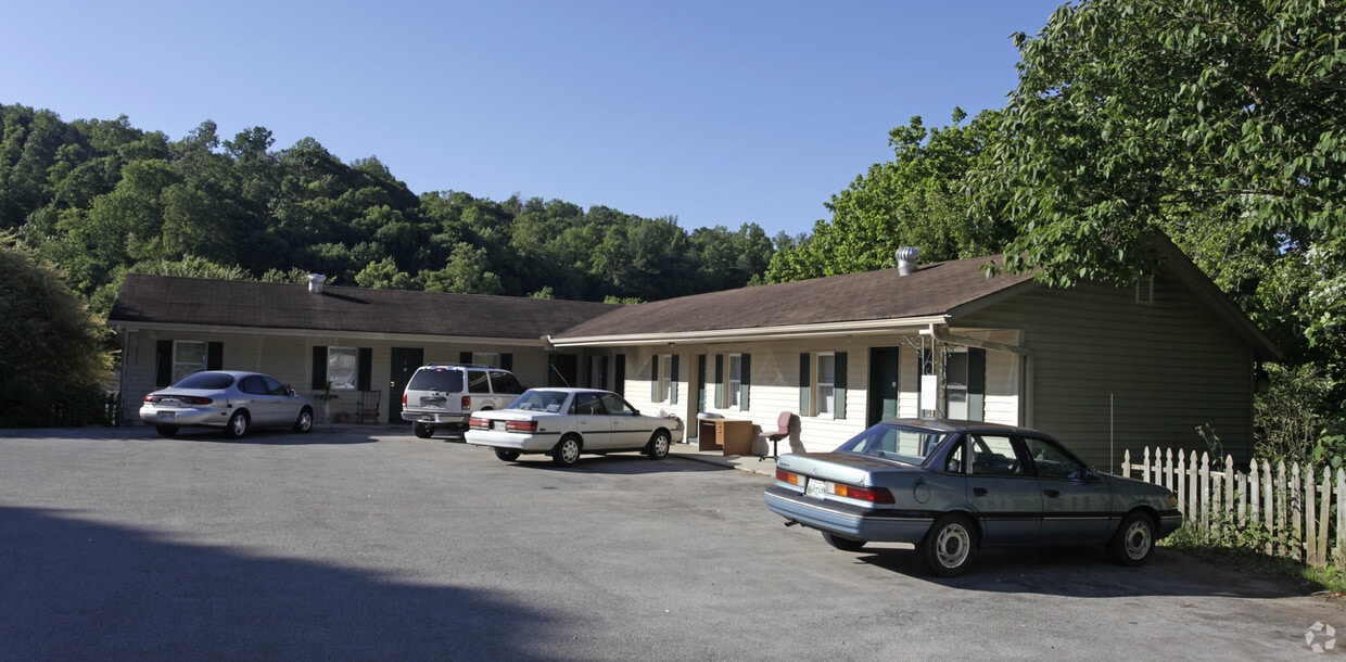 2927 Roane State Hwy, Harriman, TN 37748 Apartments in Harriman, TN