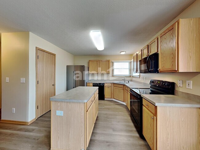 Foto del edificio - 100 Winesap St