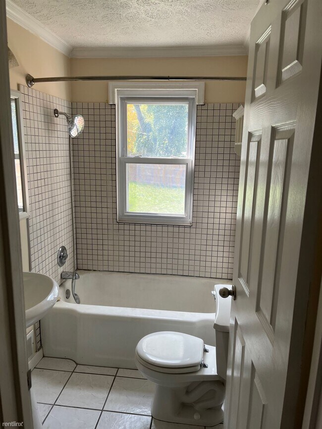 Building Photo - 2 br, 1 bath House - 54255 Maple Lane