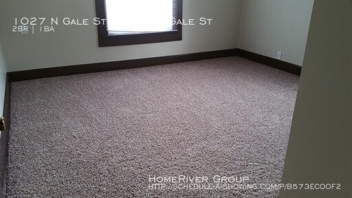 Building Photo - Move in Ready Little Flower Charmer!