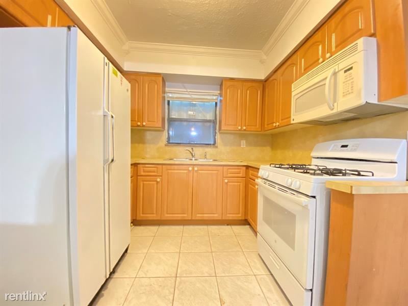 Building Photo - 3 br, 2 bath House - 1035 NE 146th St