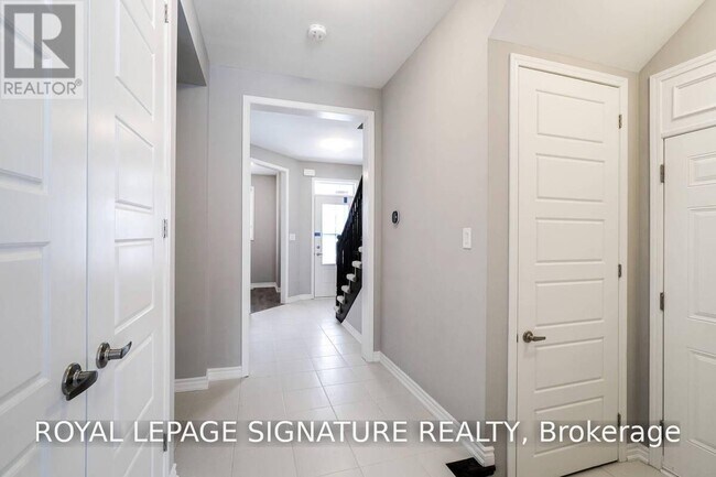 Photo du bâtiment - 975 Whitlock Ave