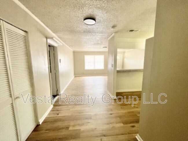 Building Photo - 1595 Winston Dr