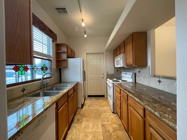 Building Photo - 3633 S Paseo de Los Nardos