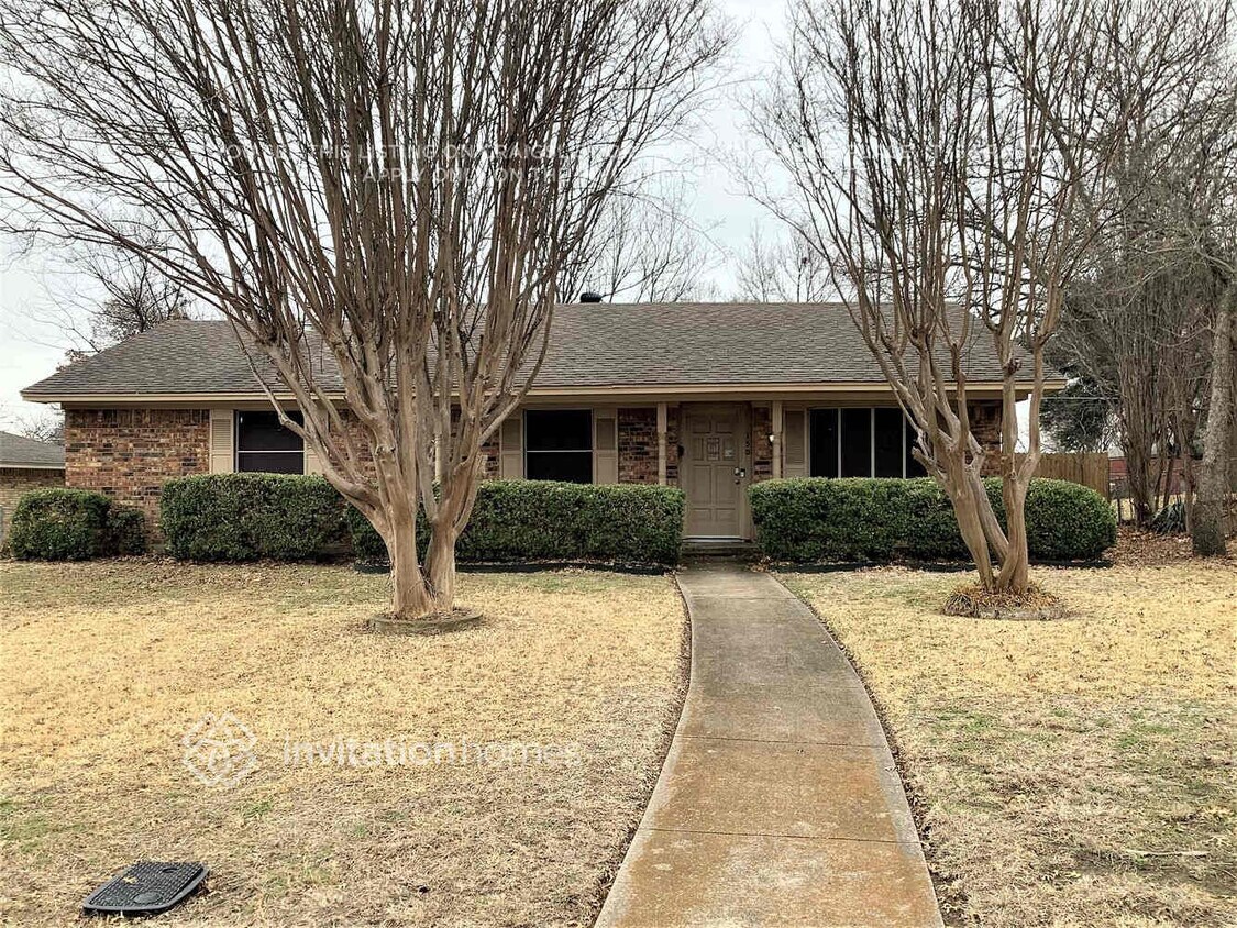 Primary Photo - 150 Valleyglen Dr