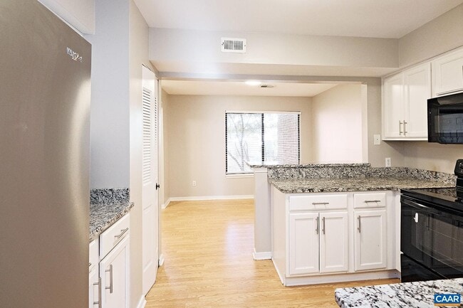 Building Photo - 1032 Cheshire Ct