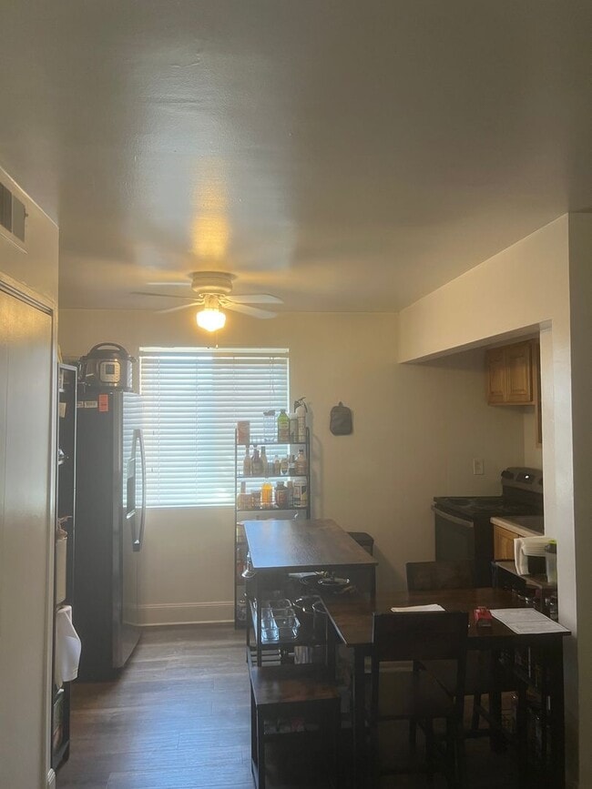 Foto del edificio - Price drop to $1095 a month - limited time...