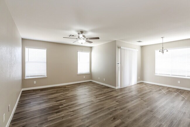 Building Photo - 1125 Purple Martin Ct