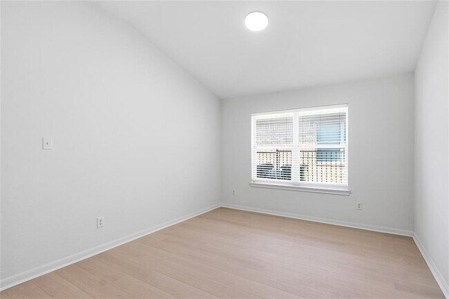 Foto del edificio - 744 Bent Wood Pl