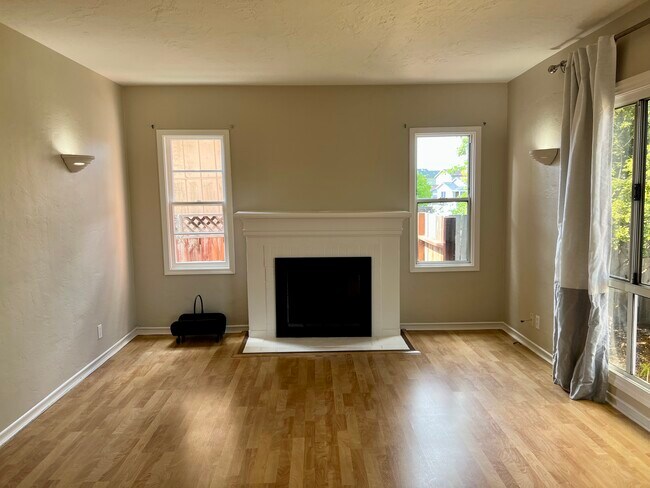 Living Room (Main House) - 1740 Oriole Ave