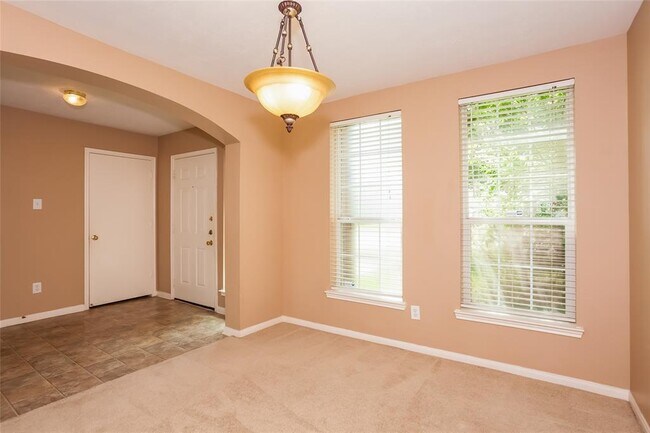 Building Photo - 8115 Solara Bend Ct
