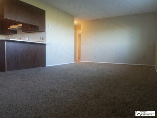 Building Photo - 1584 Governors Blvd